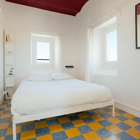شقة Duplex Climatise Avec Terrasse Sans Vis A Vis Dans L'hypercentre نيم