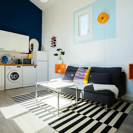 Duplex Climatise Avec Terrasse Sans Vis A Vis Dans L'hypercentre شقة نيم