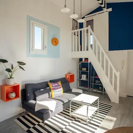 Duplex Climatise Avec Terrasse Sans Vis A Vis Dans L'hypercentre Nimes