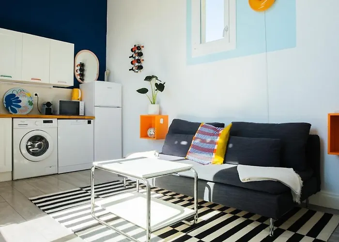 Duplex Climatise Avec Terrasse Sans Vis A Vis Dans L'hypercentre Apartmán Nîmes