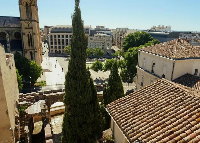 Duplex Climatise Avec Terrasse Sans Vis A Vis Dans L'hypercentre Apartmán Nîmes